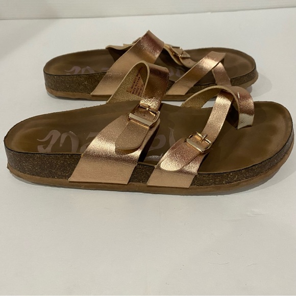 TARGET Women’s Adjustable Flat Footbed Slip-On Slide Thong Sandal - gold, size 6 - Picture 4 of 8